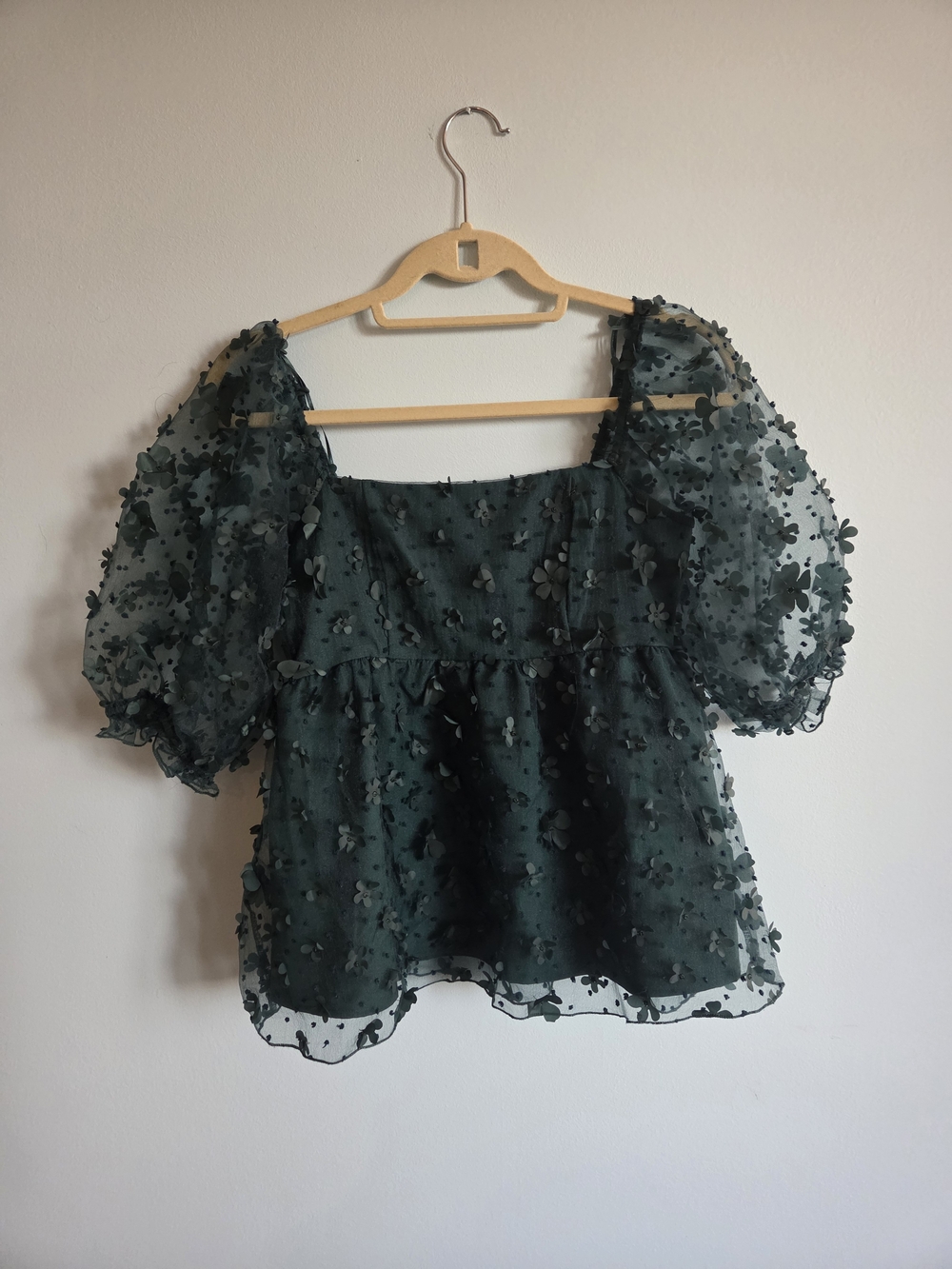 Floral Appliqué Puff-Sleeve Top - Dark Green